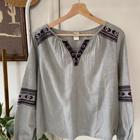 Roxy • Boho Embroidered Blouse - Picture 7 of 10